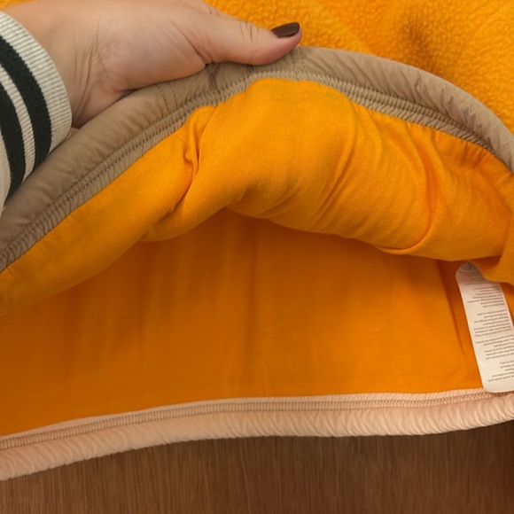 Fabletics Pull Over - Picture 5 of 5